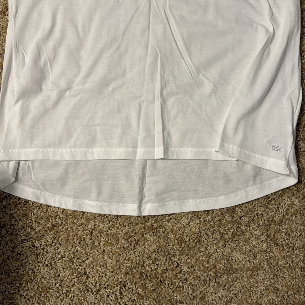 DSG t-shirt, NWOT, XXL - Picture 2 of 3
